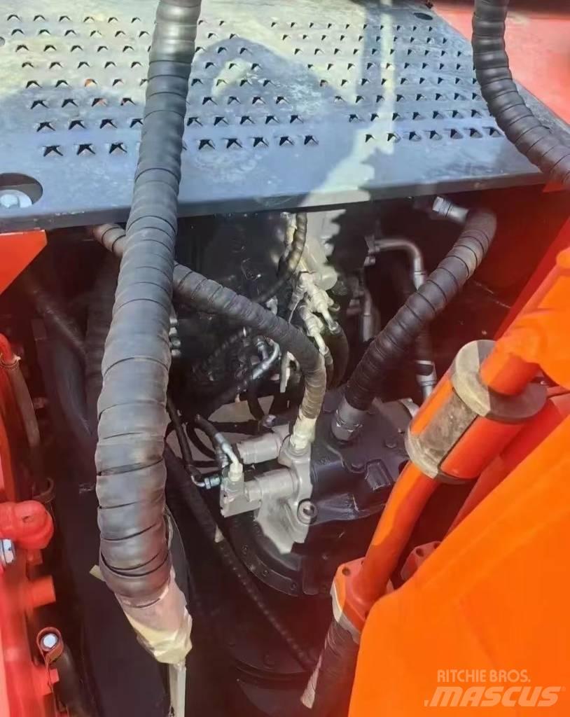 Doosan DX 225 LC Верижен екскаватор