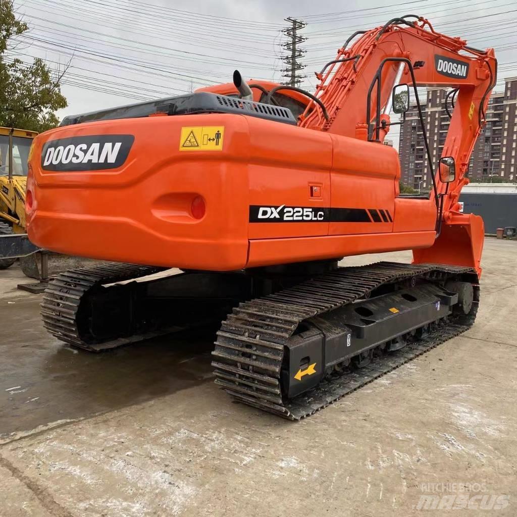 Doosan DX 225 LC Верижен екскаватор