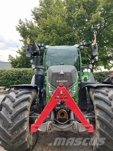 Fendt 724 Vario S4 Трактори