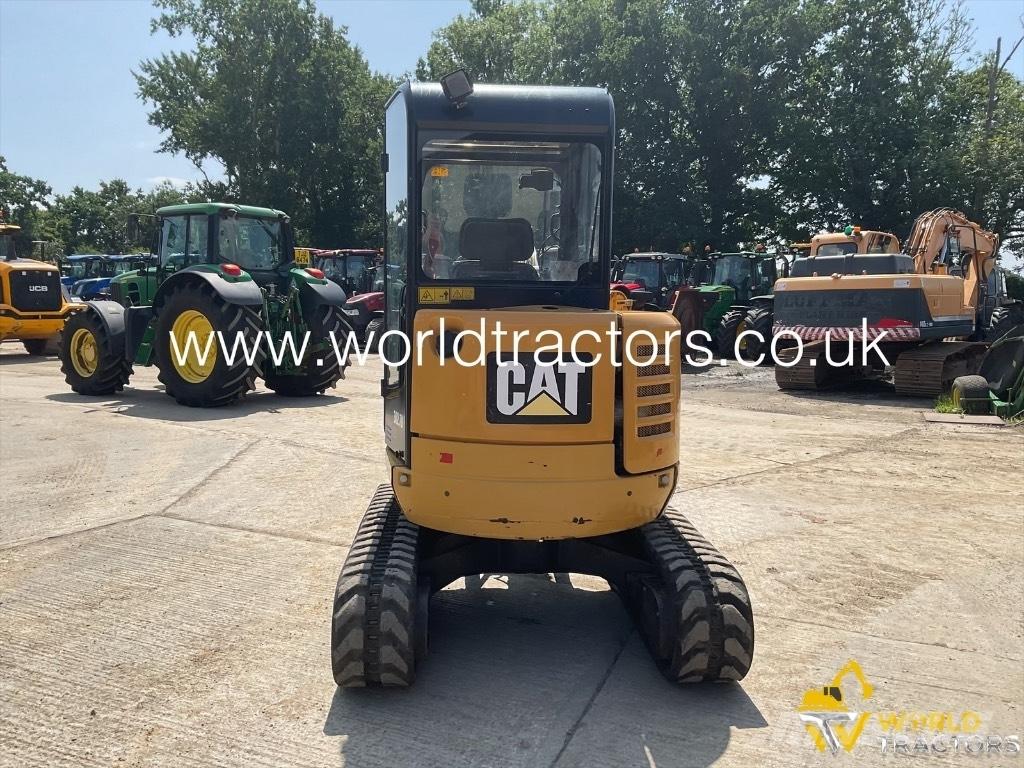 CAT 302.7 D Мини екскаватори < 7 т