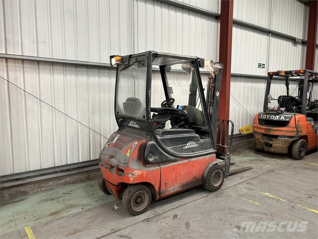 Linde E18P-02 Електрически вилични кари-повдигачи