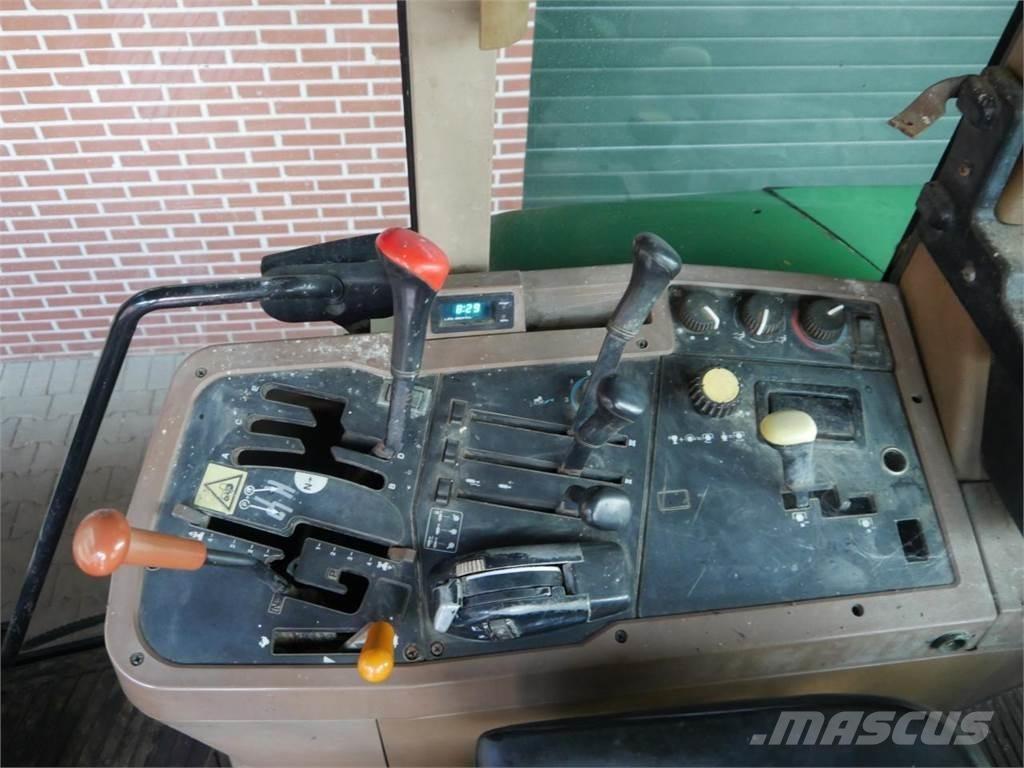 John Deere 7800 Трактори