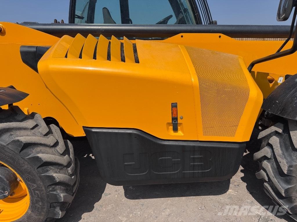 JCB 540-140 Телескопични товарачи