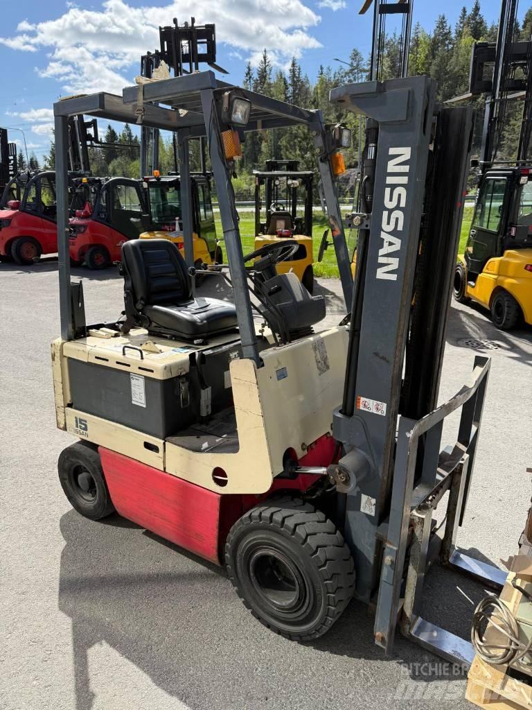 Nissan FP01 L 15 U Електрически вилични кари-повдигачи