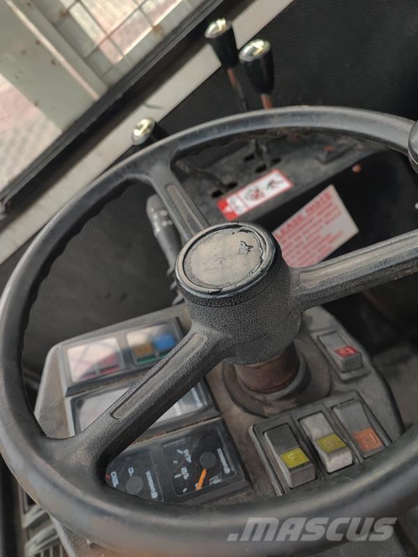 Commander C40SA Страничен товарач