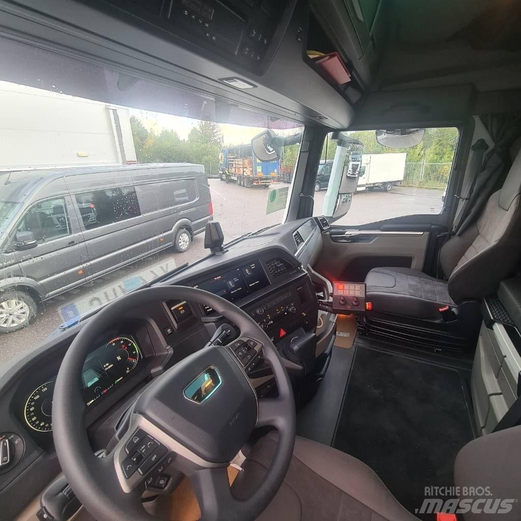 MAN TGX 35.510 8x4-4 Самосвал