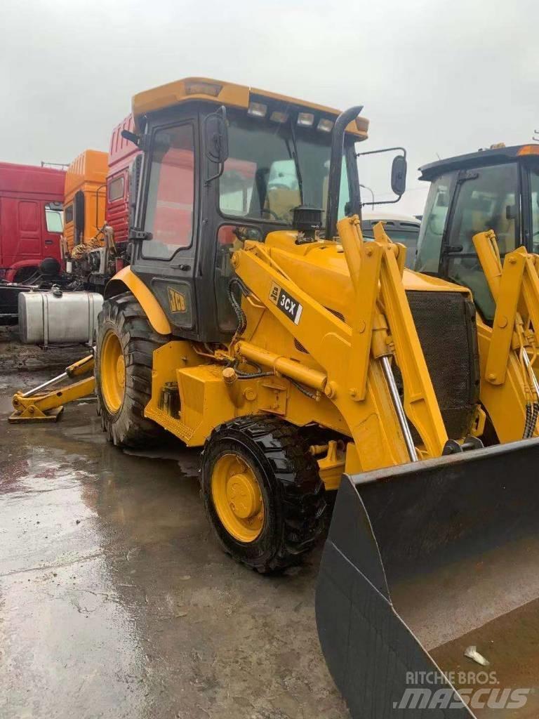 JCB 3 CX Товарач със заден ексватор