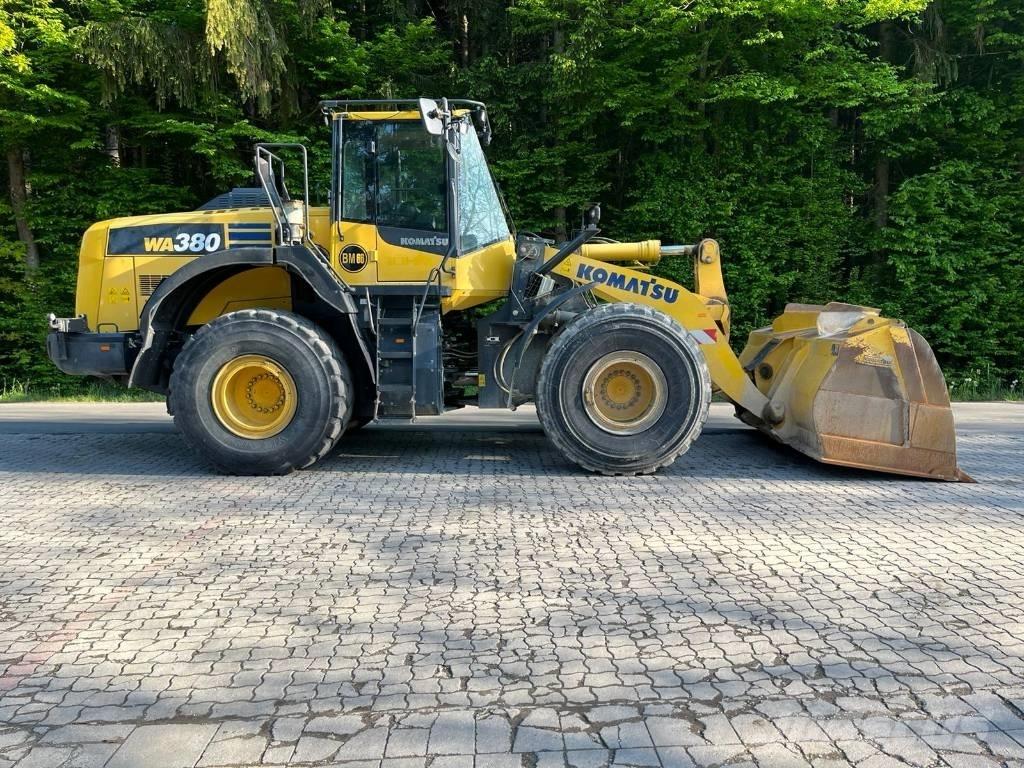 Komatsu WA 380-8 Колесни товарачи