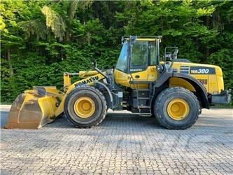 Komatsu WA 380-8 Колесни товарачи