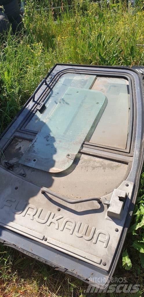 Furukawa W 725 Други компоненти