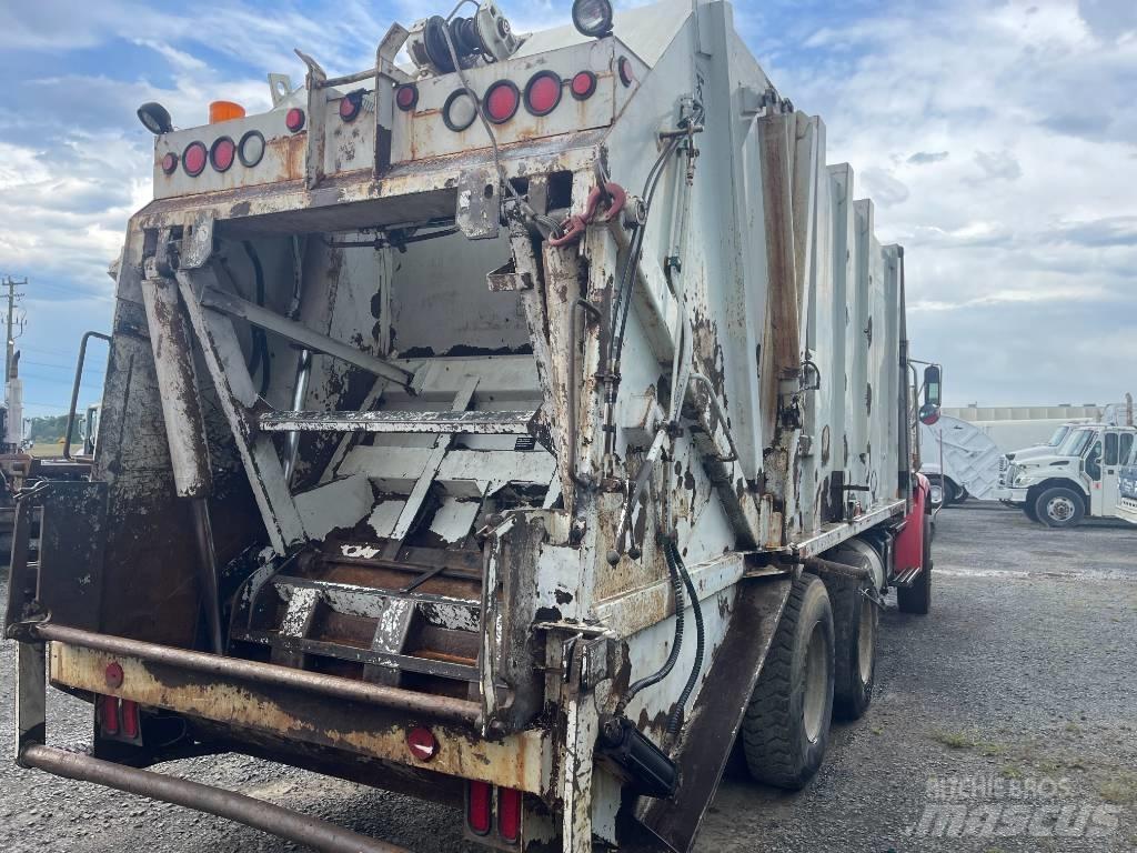 Sterling L7500 Камиони за отпадъци