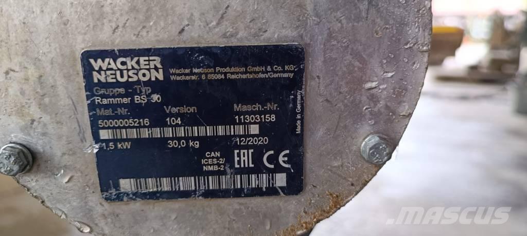 Wacker Neuson BS30 Пробки