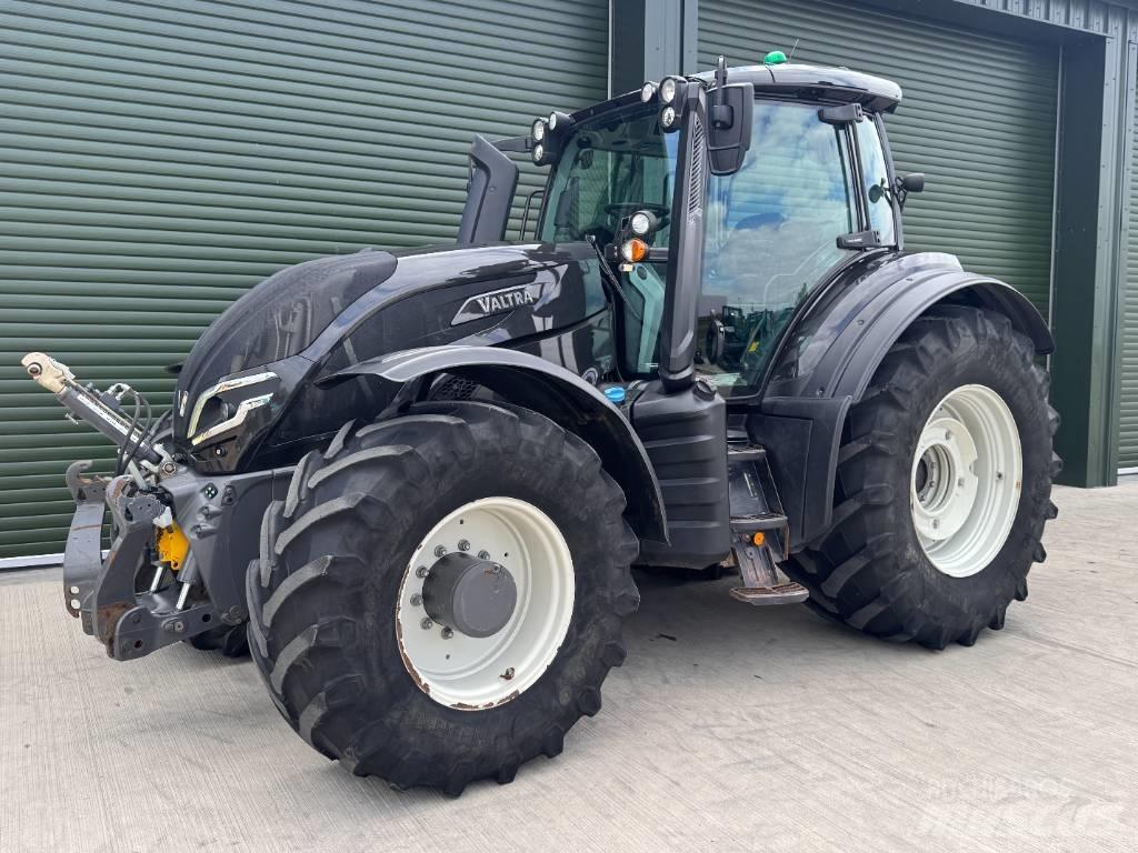 Valtra T 235 Direct Трактори
