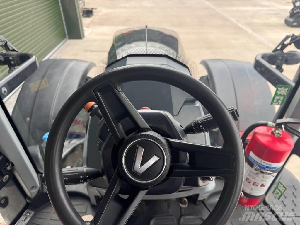 Valtra T 235 Direct Трактори