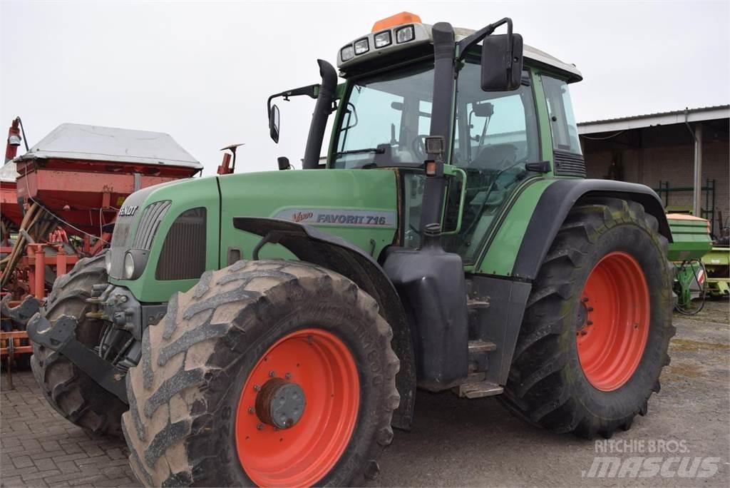 Fendt 716 Vario Трактори