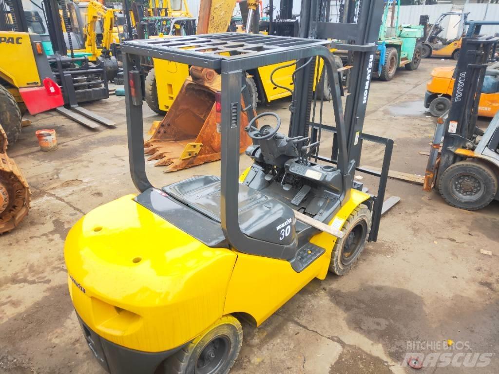 Komatsu FD 30 T-17 Дизелови камиони