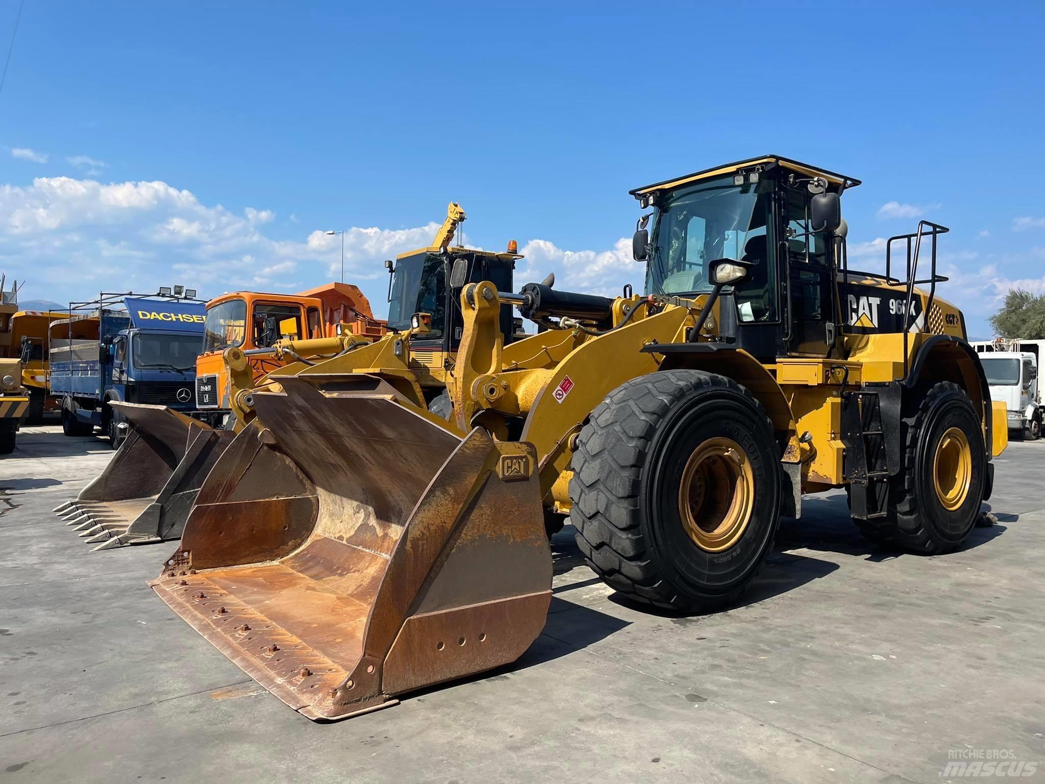 CAT 966K Колесни товарачи