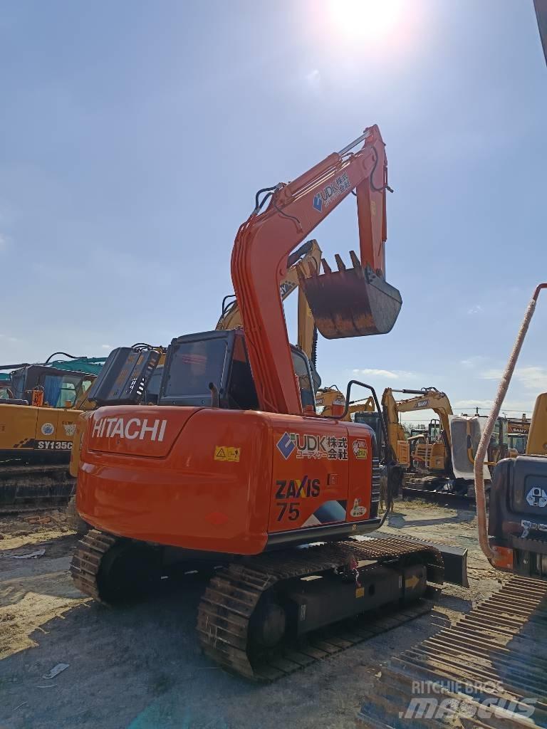 Hitachi ZX 75 Средни екскаватори 7т - 12т
