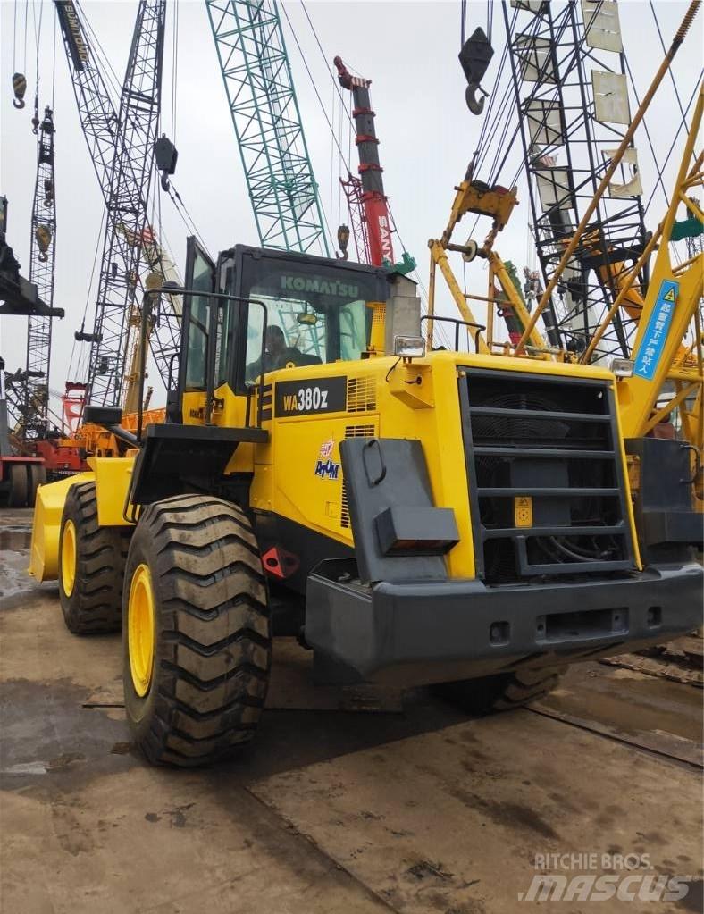 Komatsu WA 380 Колесни товарачи