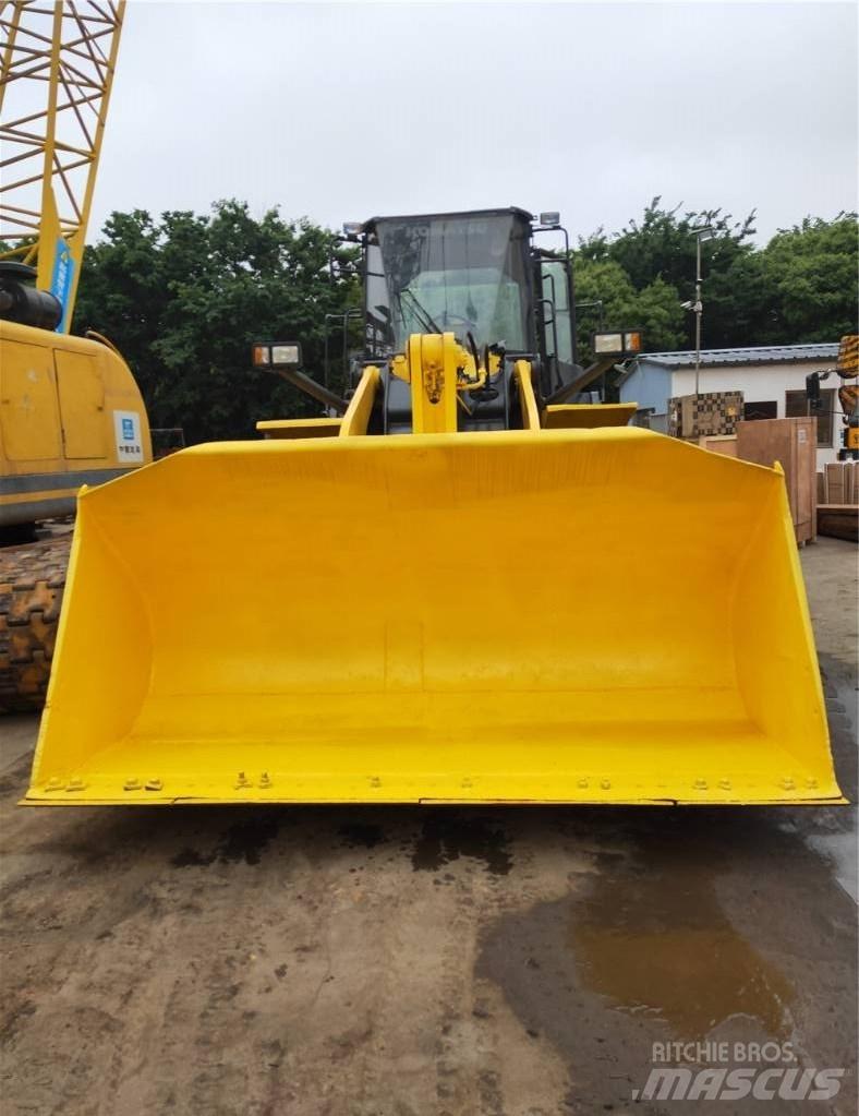 Komatsu WA 380 Колесни товарачи