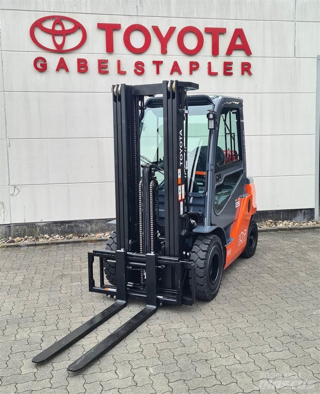 Toyota 02-8FGF25 Камиони с АГУ