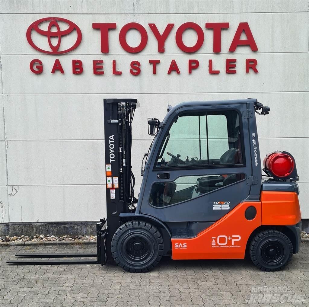 Toyota 02-8FGF25 Камиони с АГУ