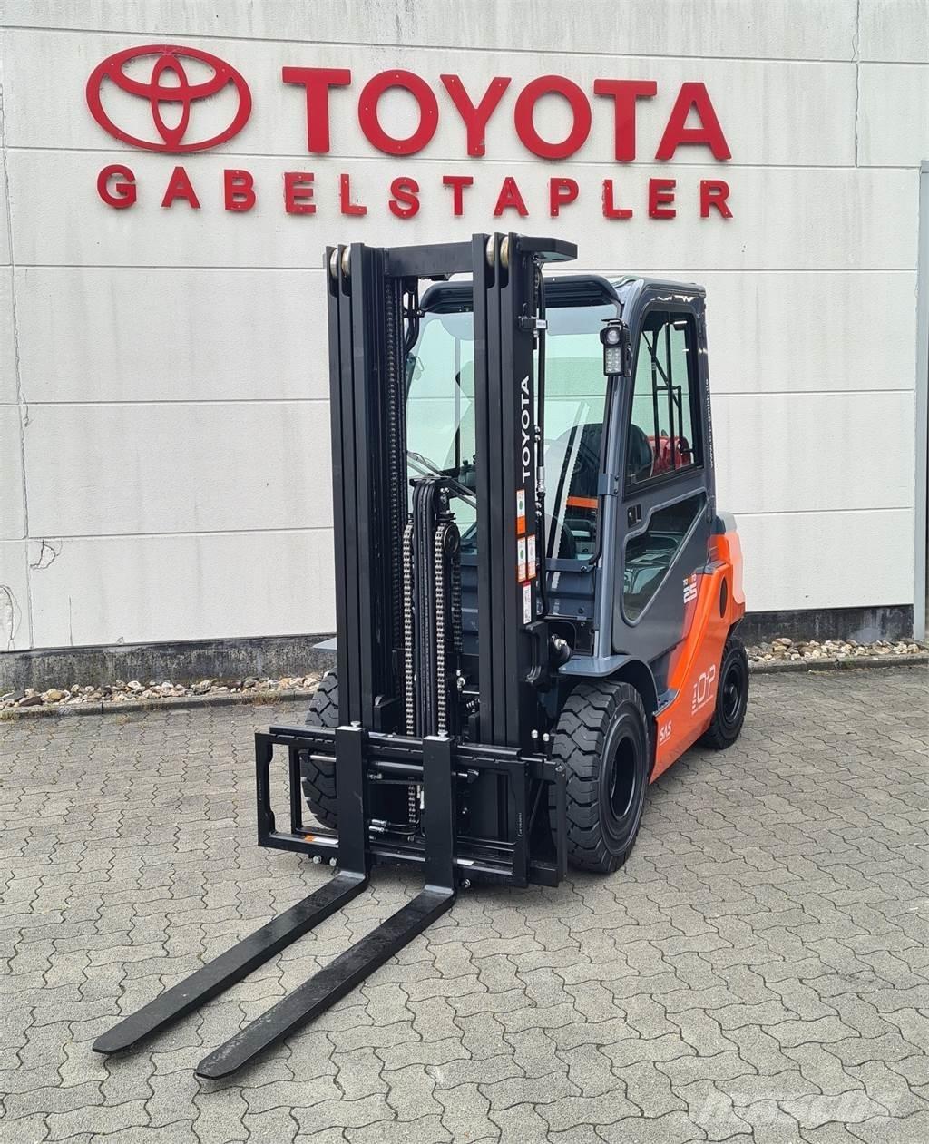 Toyota 02-8FGF25 Камиони с АГУ