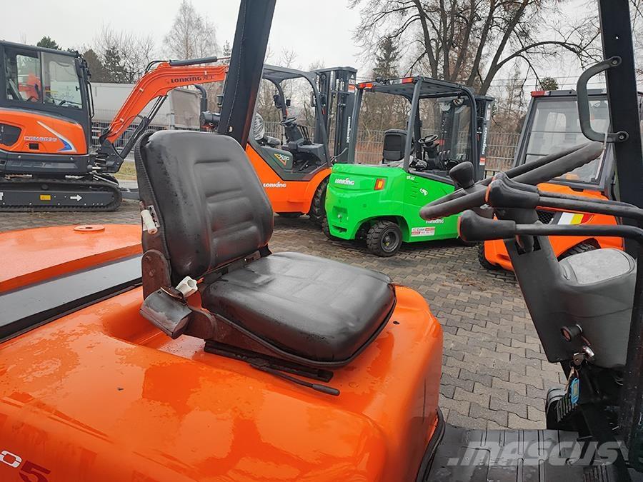 Doosan D30G Дизелови камиони