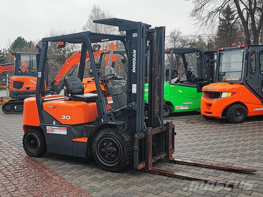 Doosan D30G Дизелови камиони