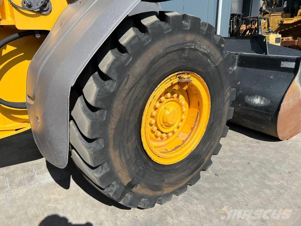 Volvo L90H Колесни товарачи