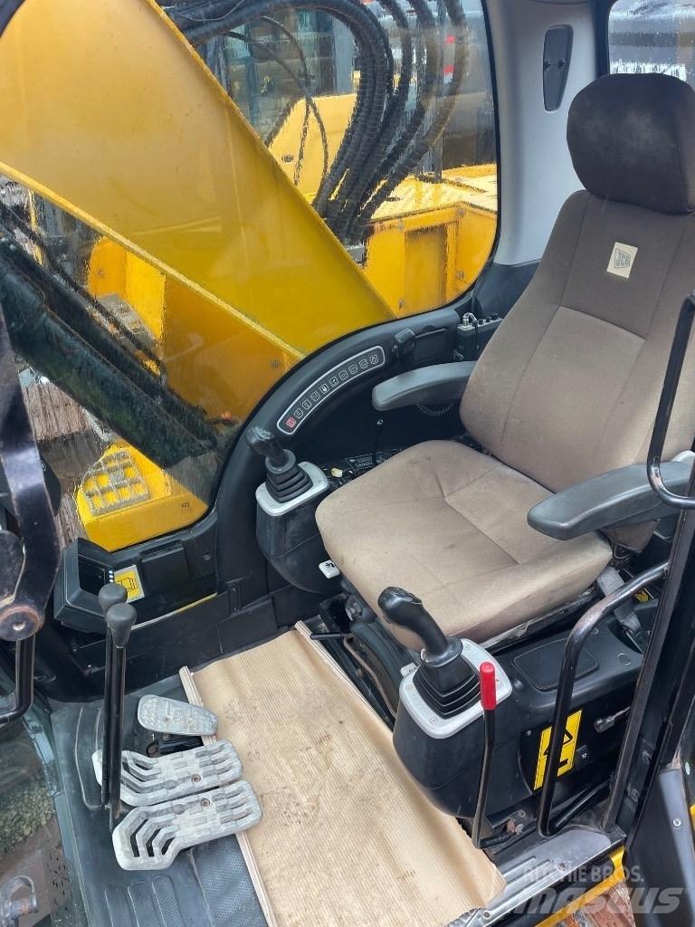 JCB JZ140LC Верижен екскаватор