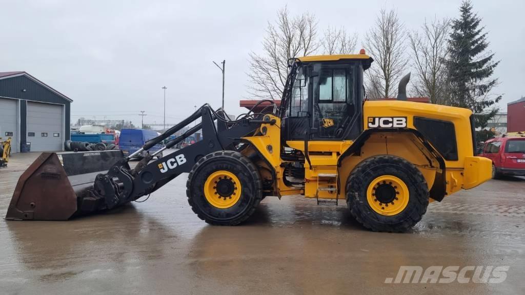 JCB 437 HT Колесни товарачи