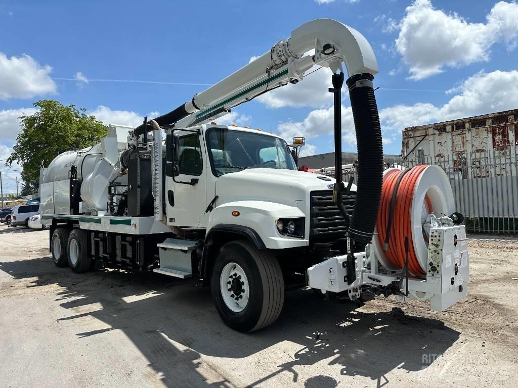 Freightliner 114 SD Комби / вакуум камиони
