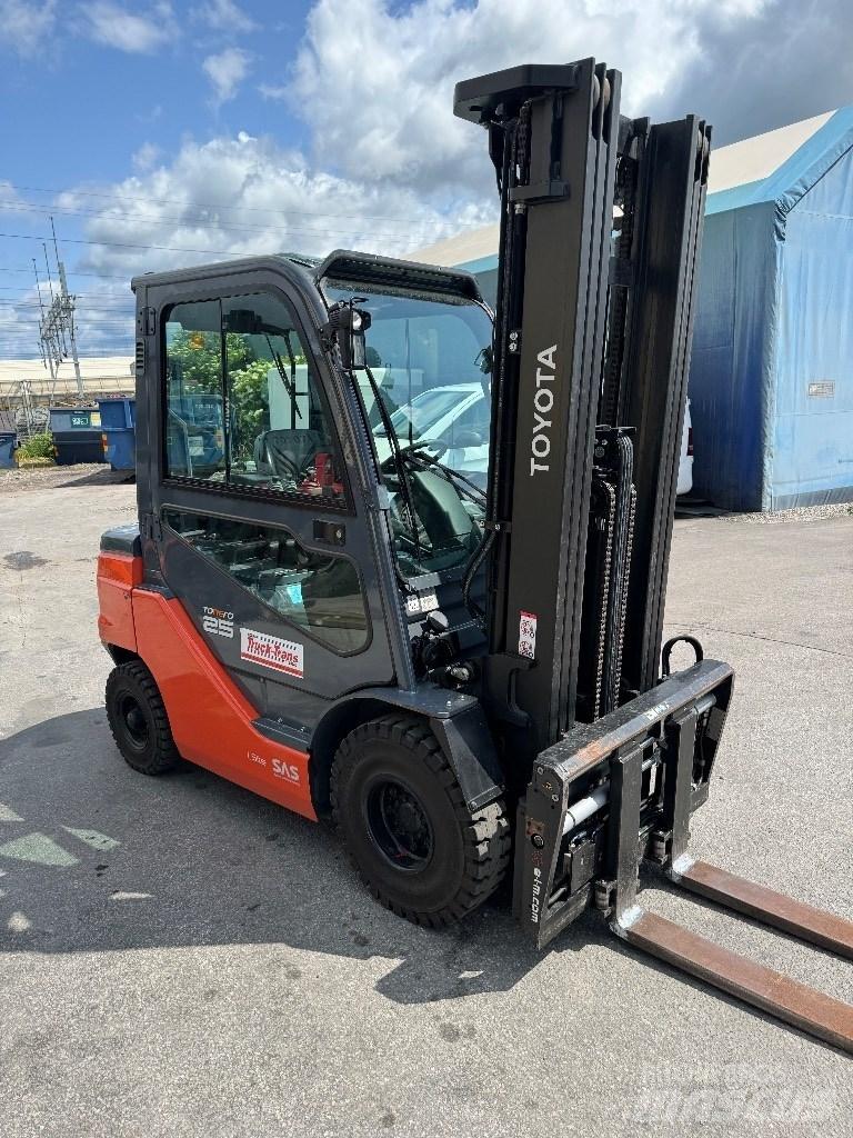 Toyota 52-8FDF25 Дизелови камиони