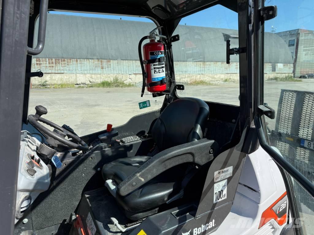 Bobcat L 28 Телескопични товарачи