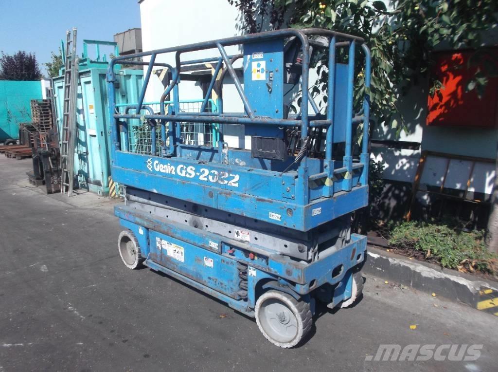 Genie GS 2032    V-2790 Вертикални мачтови повдигачи
