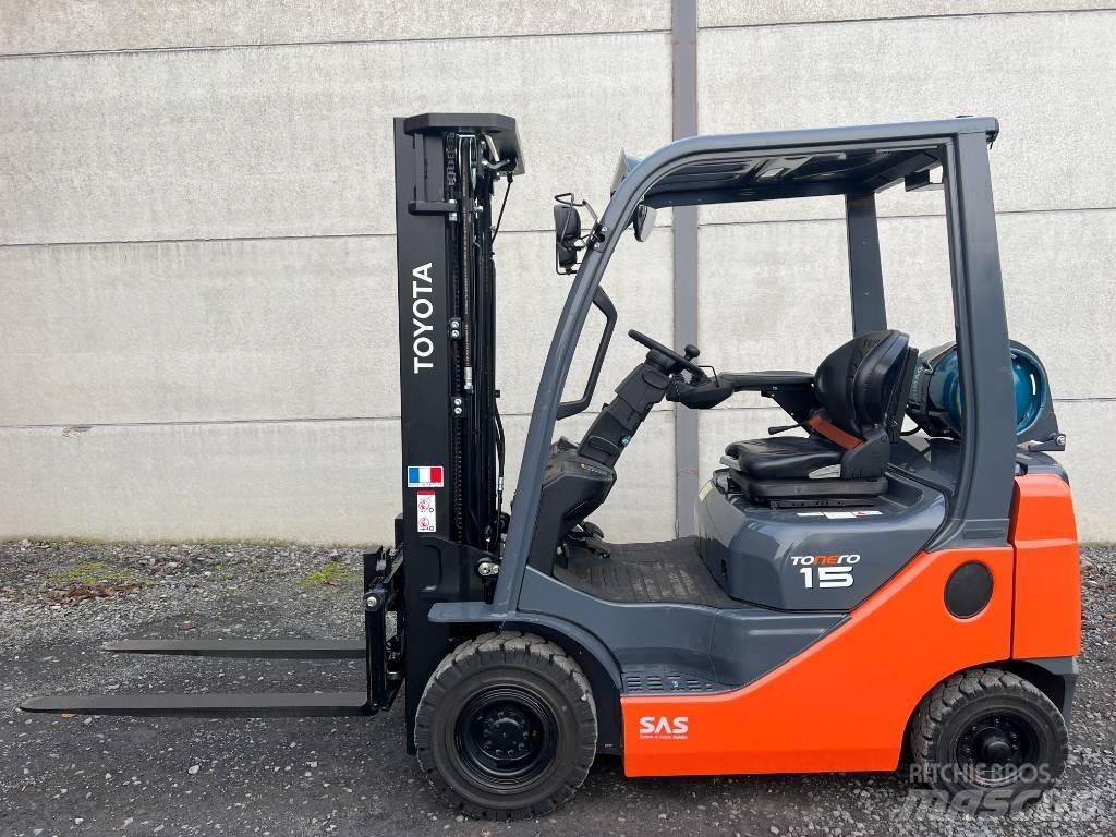 Toyota 02-8 FGF 15 Камиони с АГУ