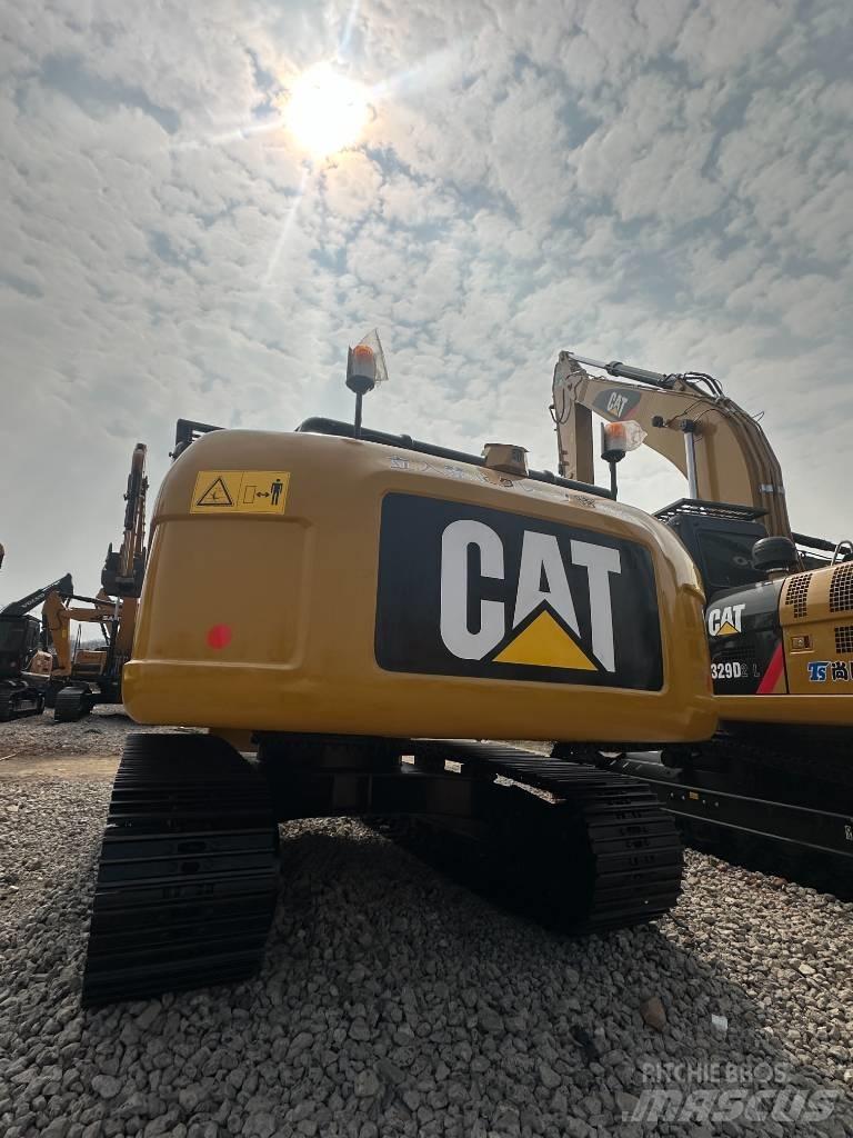CAT 320 D Средни екскаватори 7т - 12т