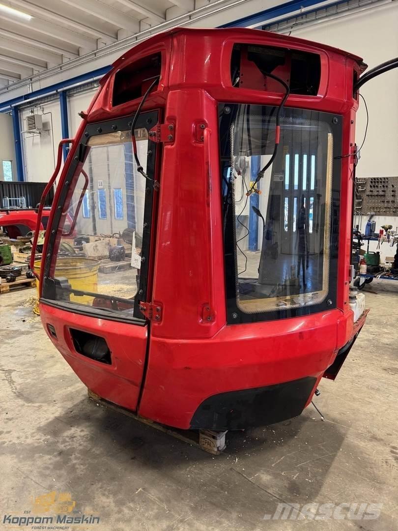 Komatsu 951 Кабина