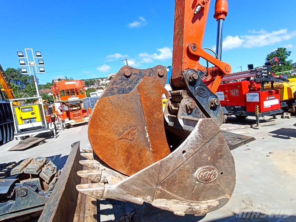 Hitachi ZX 135 US-6 Верижен екскаватор