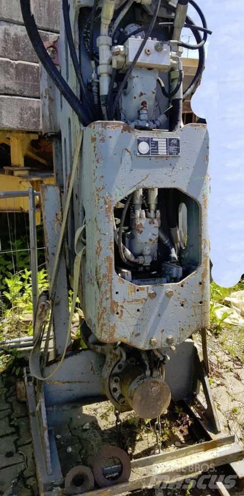 Sennebogen ZM19T Вибрационни набивачи