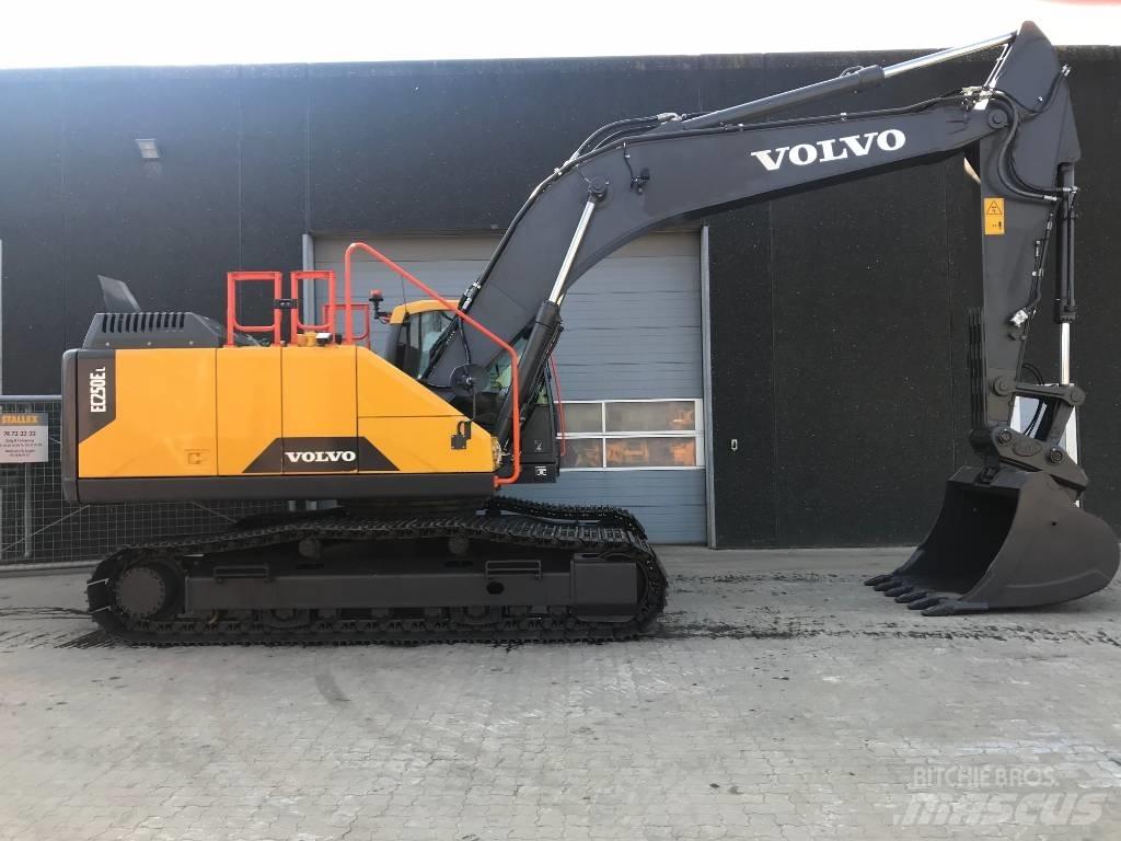 Volvo EC250E L Верижен екскаватор