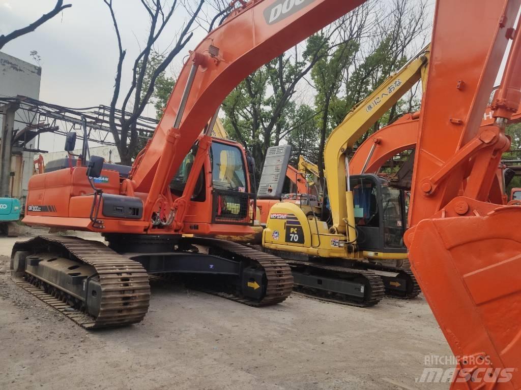 Doosan dx300 Верижен екскаватор