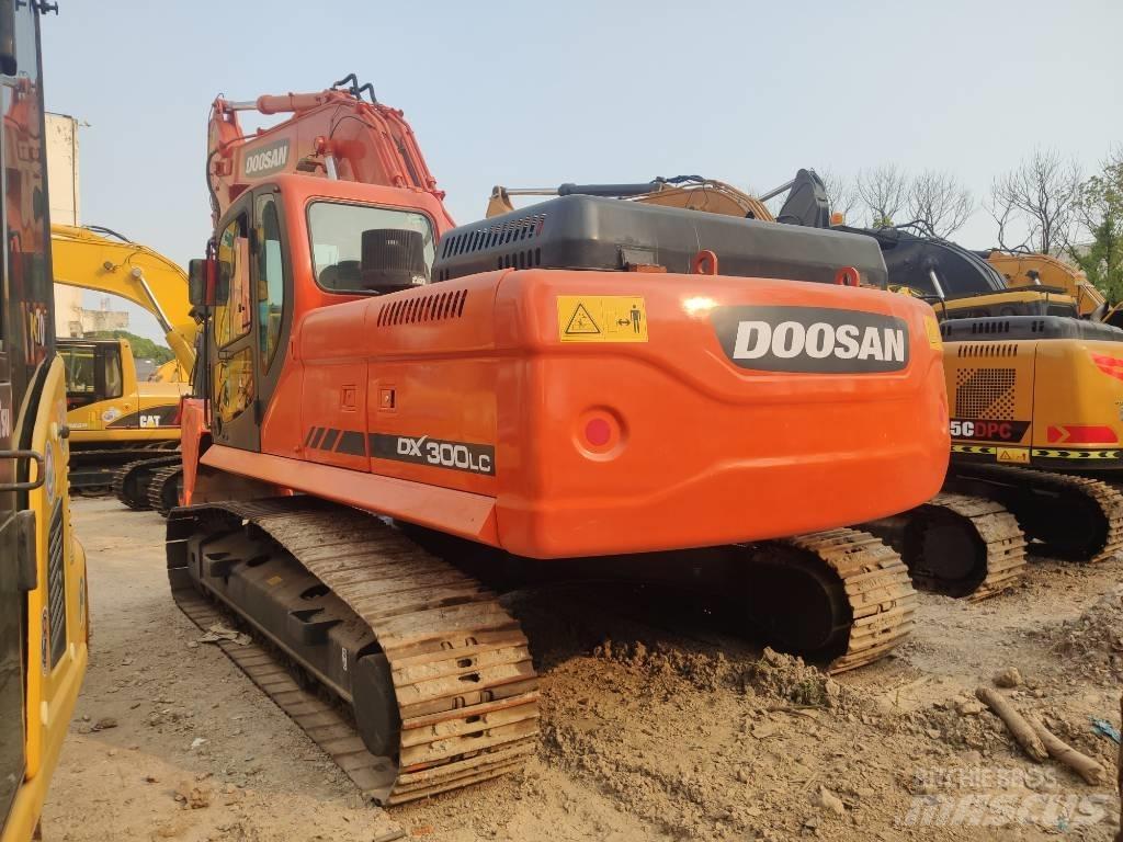 Doosan dx300 Верижен екскаватор