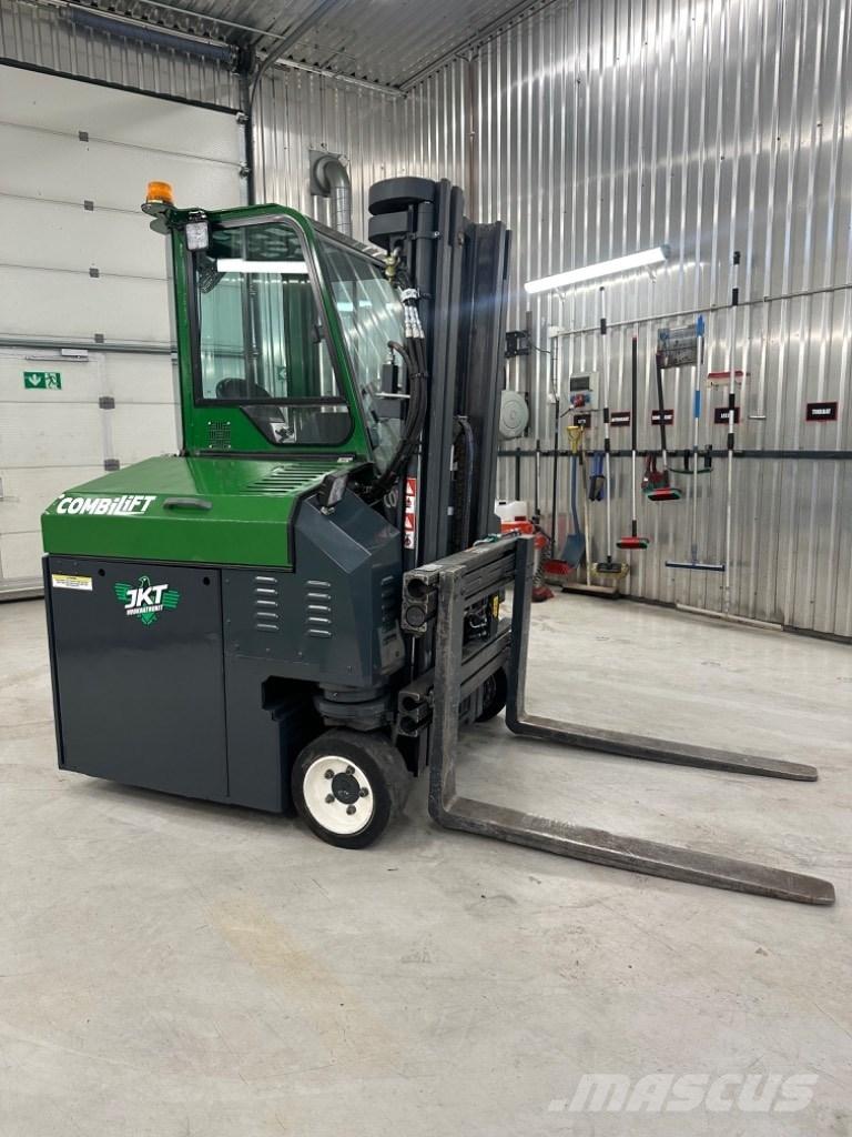 Combilift CB2500E Електрически вилични кари-повдигачи