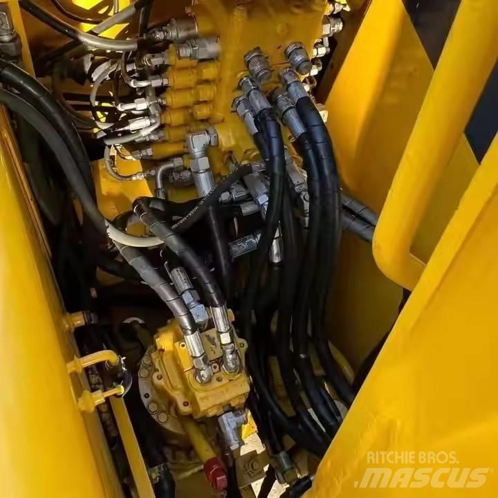 Komatsu PC130 Верижен екскаватор