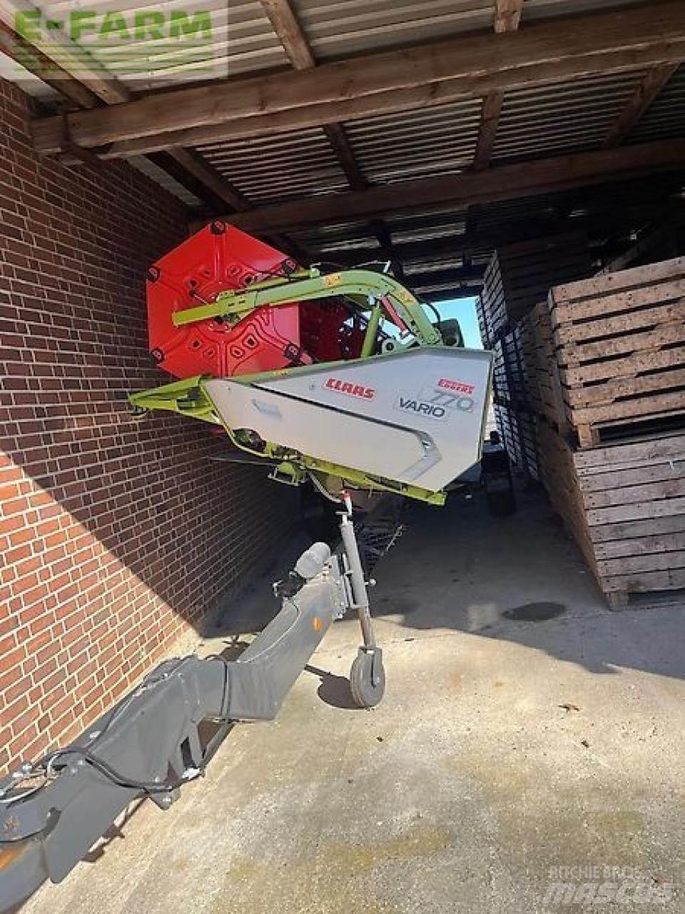 CLAAS trion 730 Комбайни