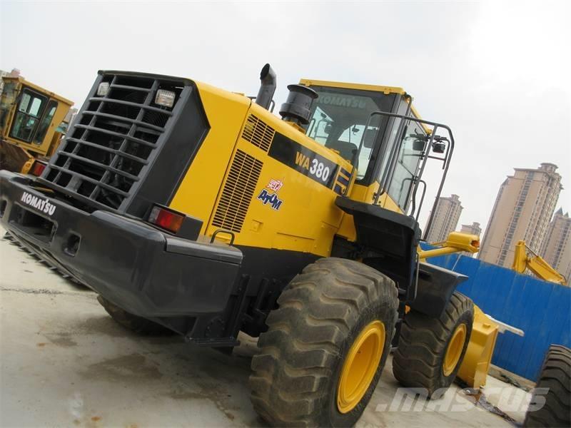 Komatsu WA 380 Колесни товарачи