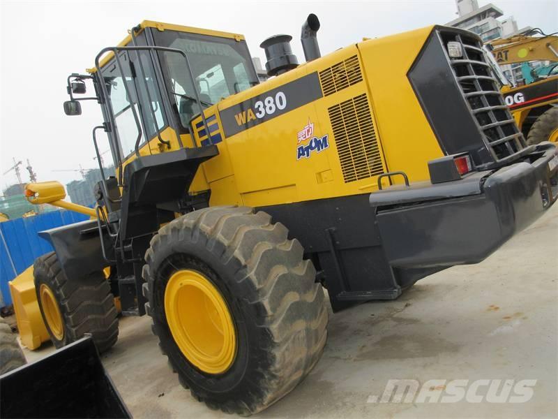 Komatsu WA 380 Колесни товарачи