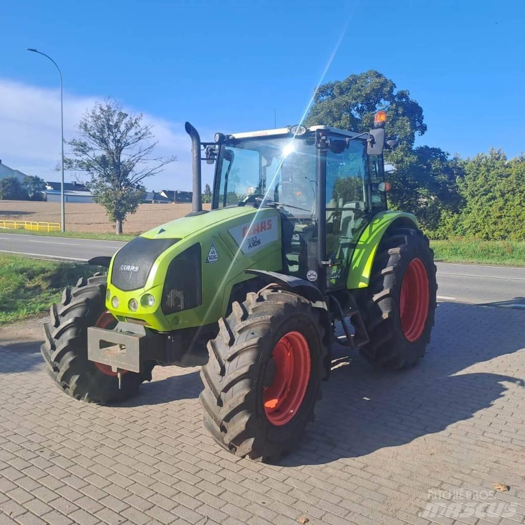 CLAAS Axos 330 Трактори
